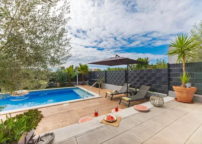 Kiara Villa *