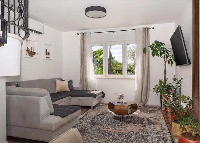 Kiara Villa