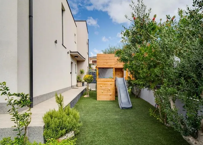 Kiara Villa