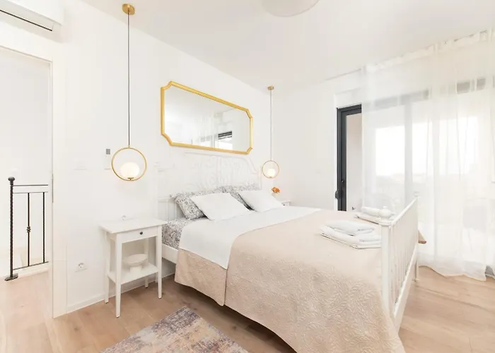 Kiara Villa *