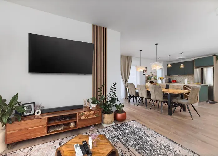 فيلة Kiara Kaštela